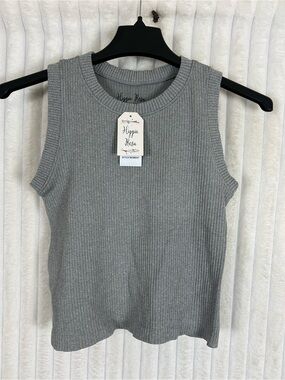 NWT Hippie Rose Moment Light Gray Ribbed stretch Tank Top M